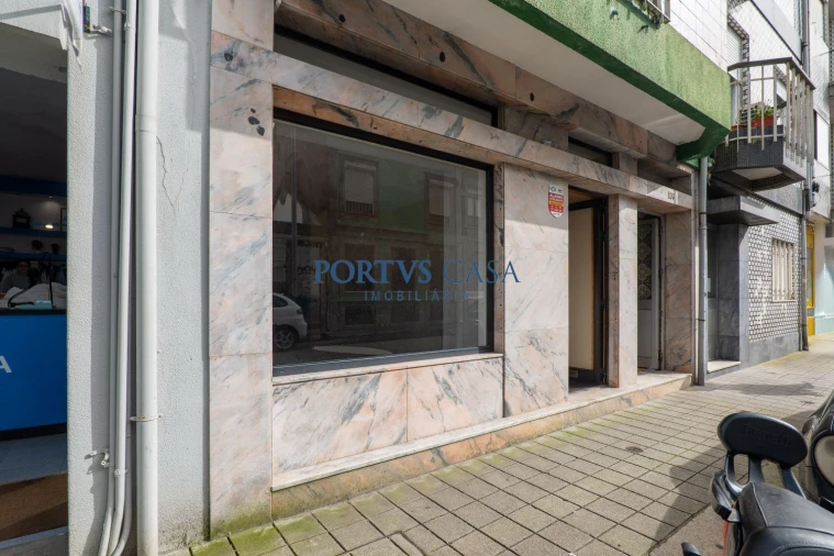 Loja para Arrendamento em Cedofeita, Santo Ildefonso, Sé, Miragaia, São Nicolau e Vitória Foto 24