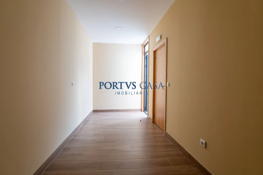 Loja para Arrendamento em Cedofeita, Santo Ildefonso, Sé, Miragaia, São Nicolau e Vitória Foto 9