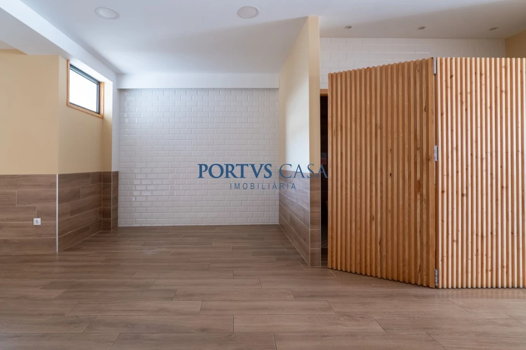 Loja para Arrendamento em Cedofeita, Santo Ildefonso, Sé, Miragaia, São Nicolau e Vitória Foto 7