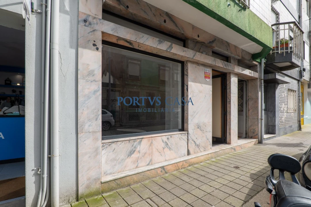 Loja para Arrendamento em Cedofeita, Santo Ildefonso, Sé, Miragaia, São Nicolau e Vitória Foto 24