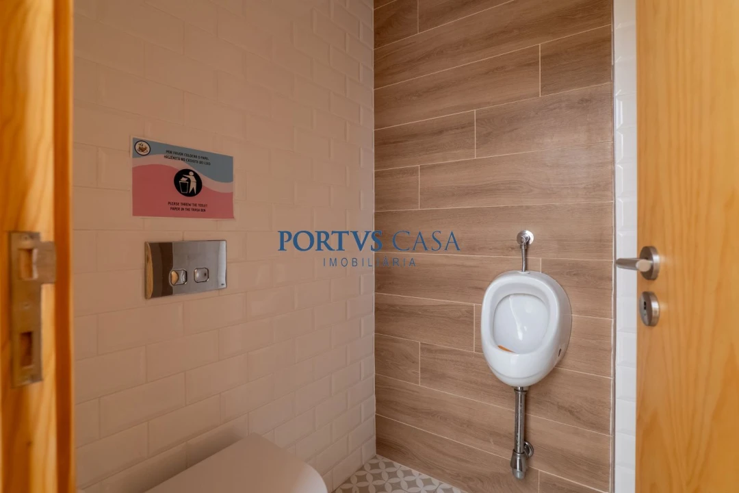 Loja para Arrendamento em Cedofeita, Santo Ildefonso, Sé, Miragaia, São Nicolau e Vitória Foto 15