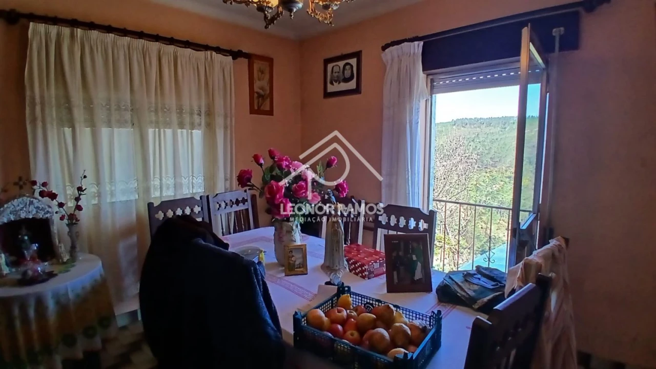 Moradia T4 para Venda em Cambas Foto 27