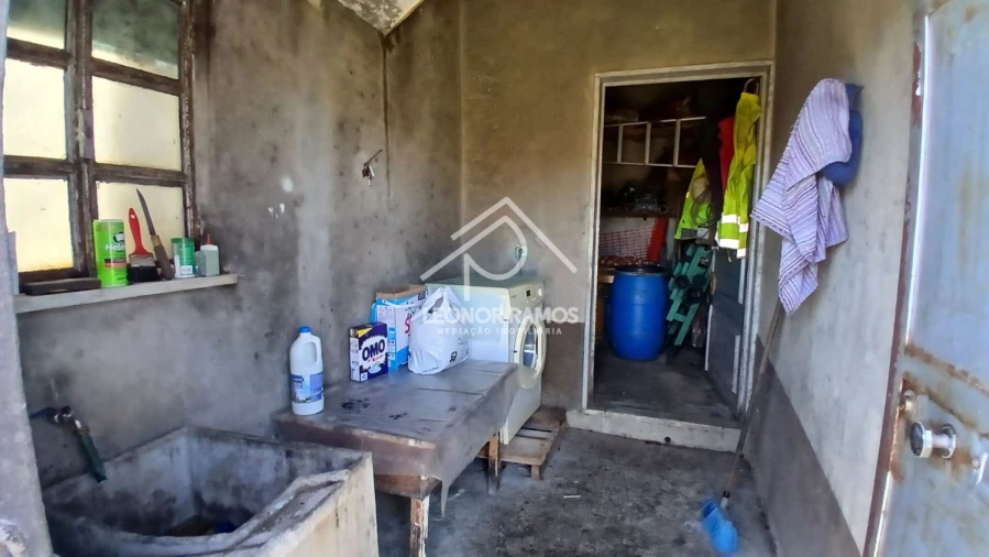 Moradia T4 para Venda em Cambas Foto 3