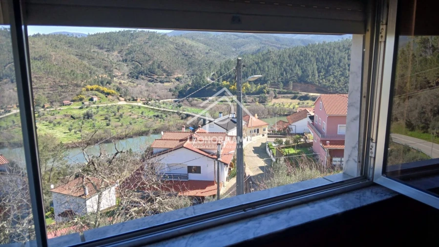 Moradia T4 para Venda em Cambas Foto 31