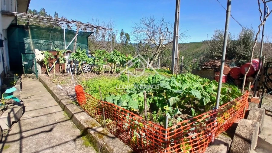 Moradia T4 para Venda em Cambas