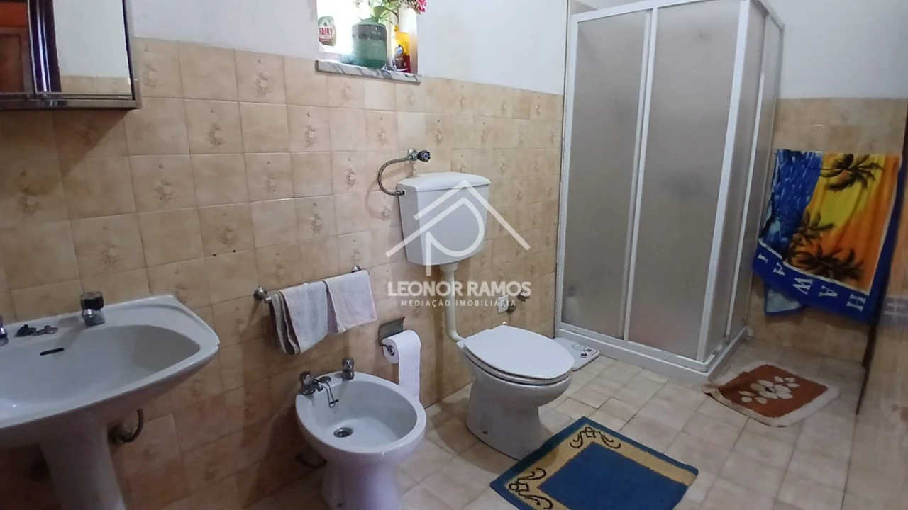 Moradia T4 para Venda em Cambas Foto 29