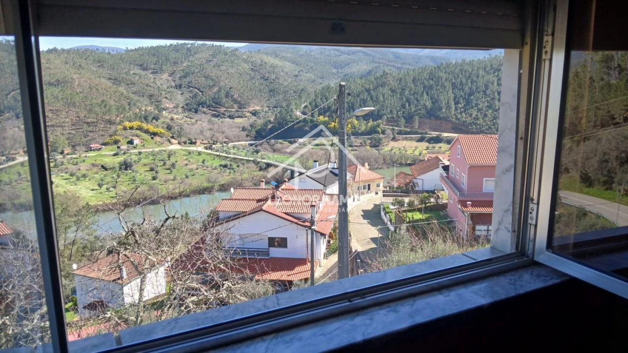 Moradia T4 para Venda em Cambas Foto 31