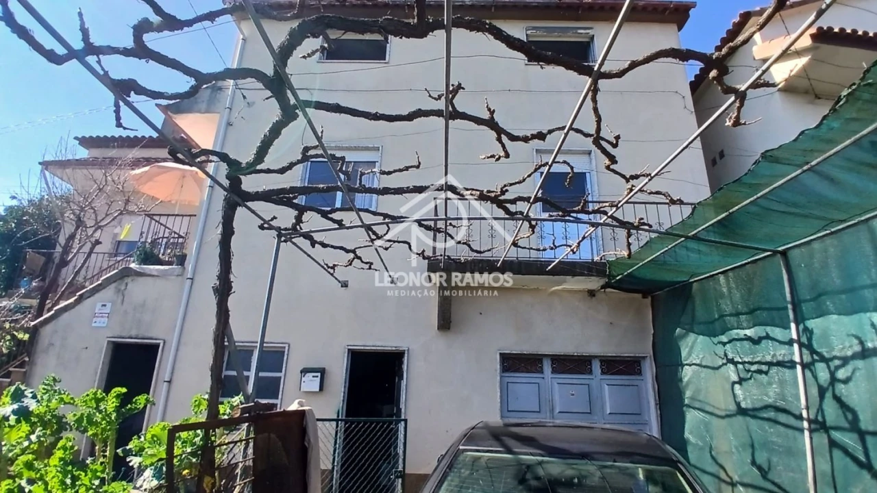 Moradia T4 para Venda em Cambas Foto 11