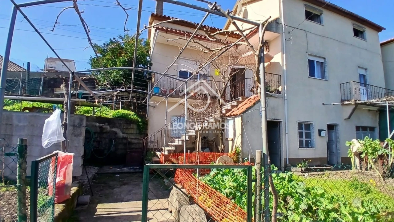 Moradia T4 para Venda em Cambas Foto 15