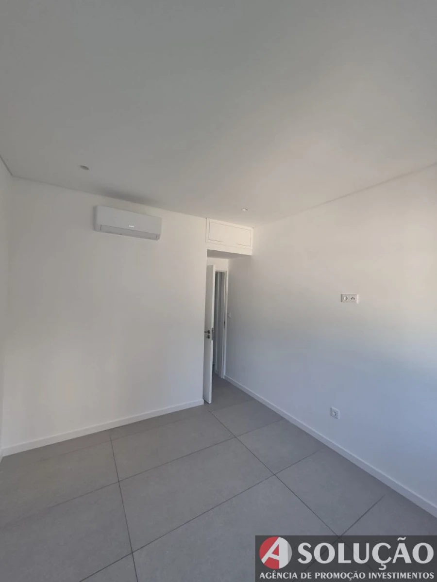 Apartamento T2 para Venda em Oliveira do Douro Foto 12