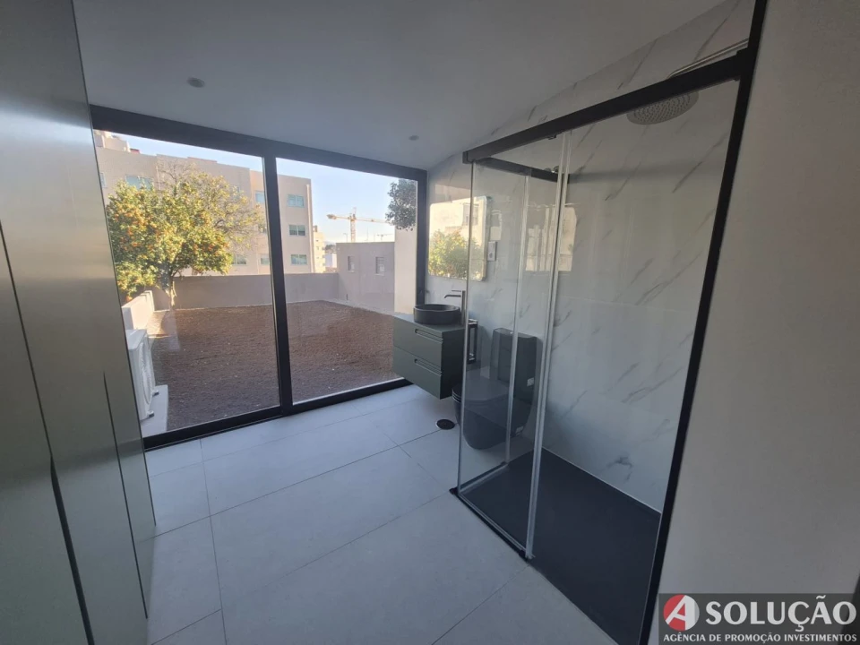 Apartamento T2 para Venda em Oliveira do Douro Foto 24