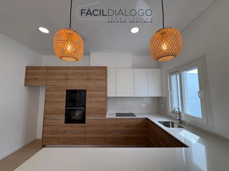 Moradia T4 para Venda em Fernao Ferro Foto 3