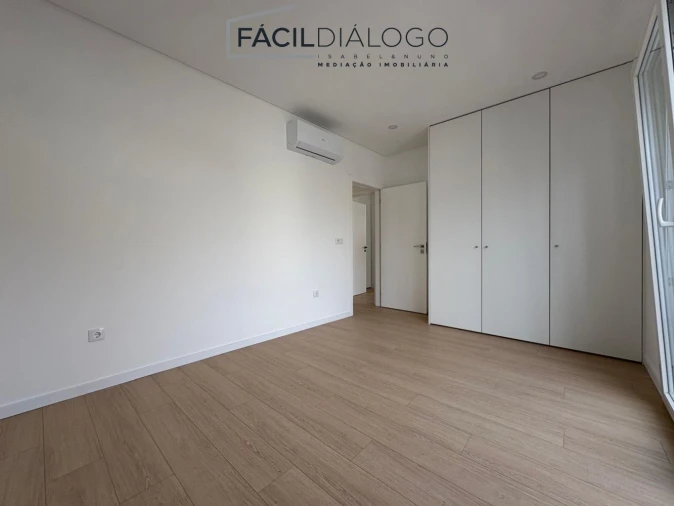 Moradia T4 para Venda em Fernao Ferro Foto 22