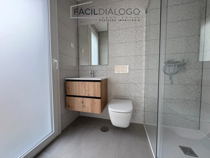 Moradia T4 para Venda em Fernao Ferro Foto 9