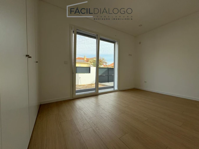 Moradia T4 para Venda em Fernao Ferro Foto 23