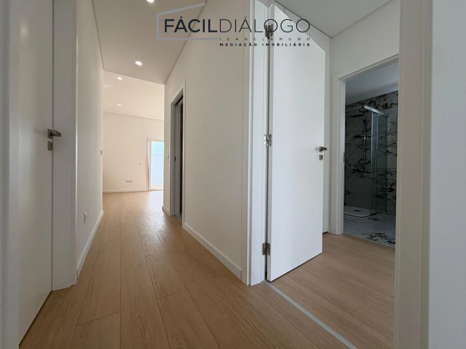 Moradia T4 para Venda em Fernao Ferro Foto 21