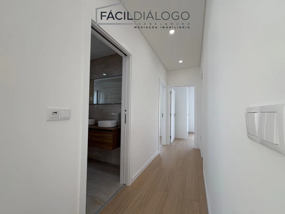 Moradia T4 para Venda em Fernao Ferro Foto 12