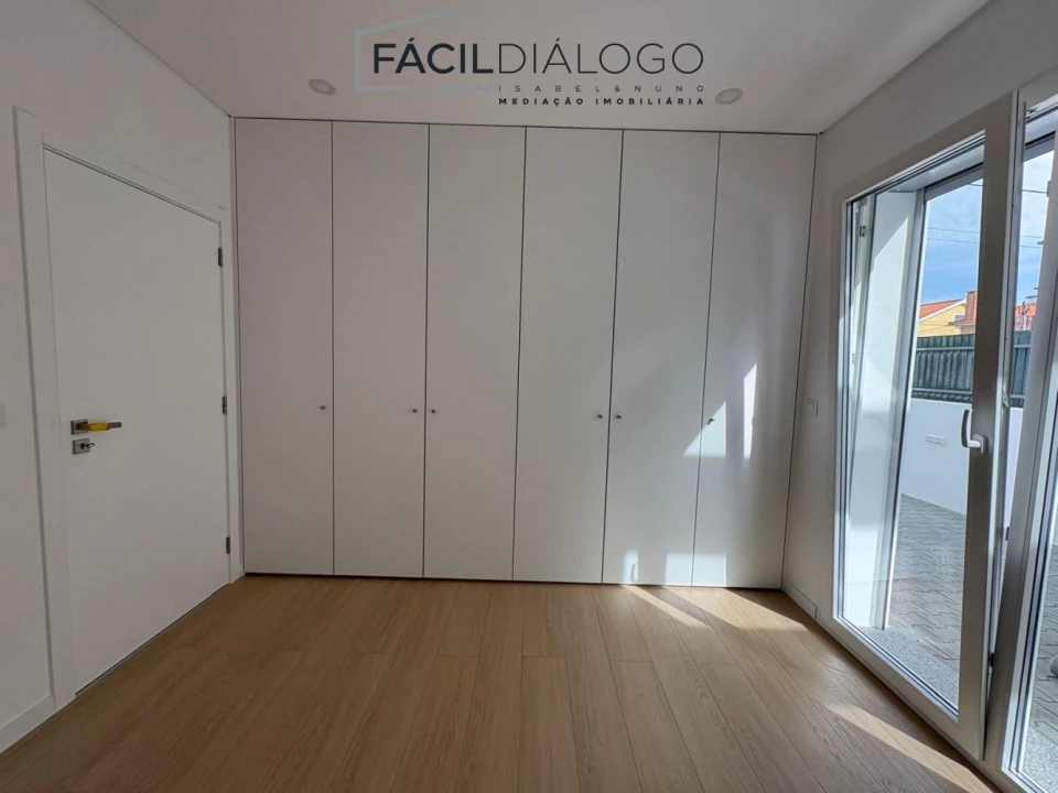 Moradia T4 para Venda em Fernao Ferro Foto 24