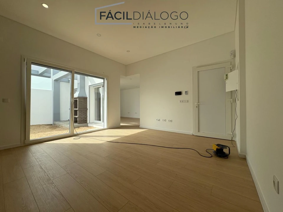 Moradia T4 para Venda em Fernao Ferro Foto 25