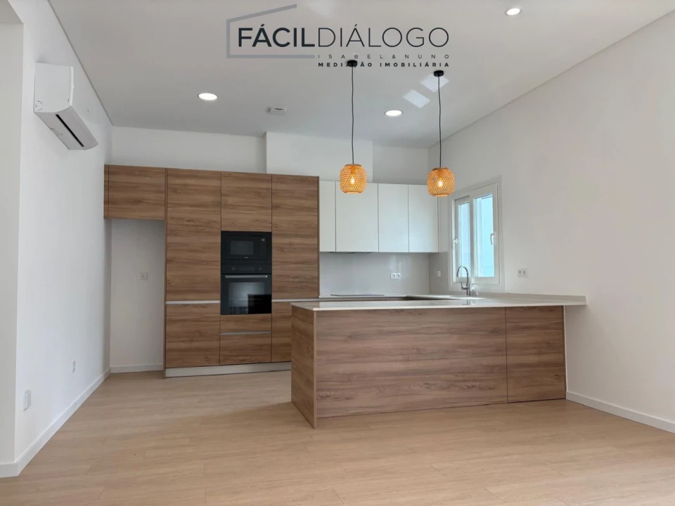 Moradia T4 para Venda em Fernao Ferro Foto 2