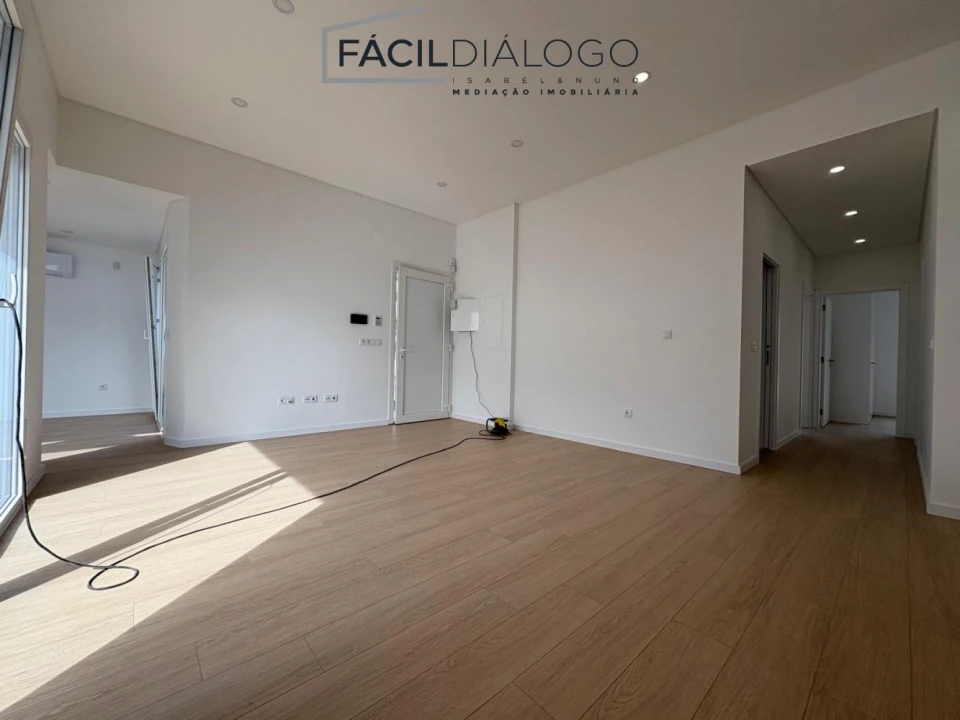 Moradia T4 para Venda em Fernao Ferro Foto 7