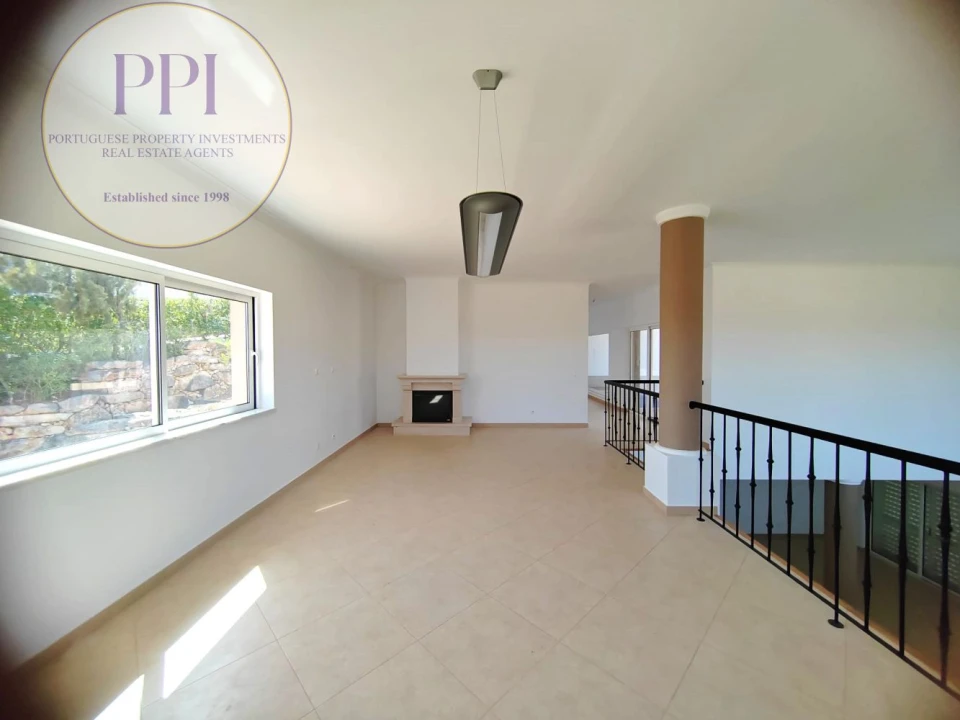 Moradia T4 para Venda em Budens Foto 9