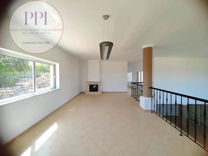 Moradia T4 para Venda em Budens Foto 9