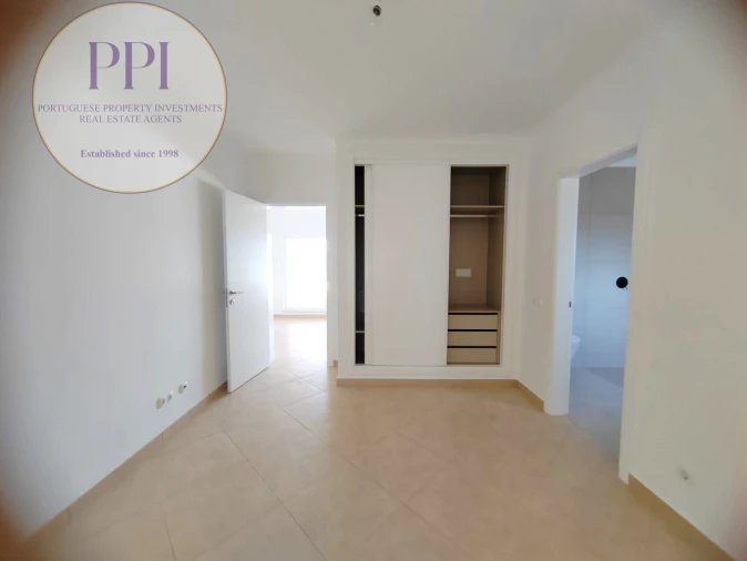 Moradia T4 para Venda em Budens Foto 16