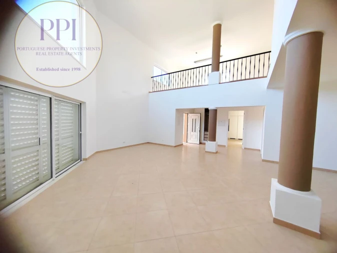 Moradia T4 para Venda em Budens Foto 5