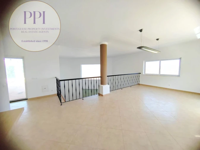 Moradia T4 para Venda em Budens Foto 11