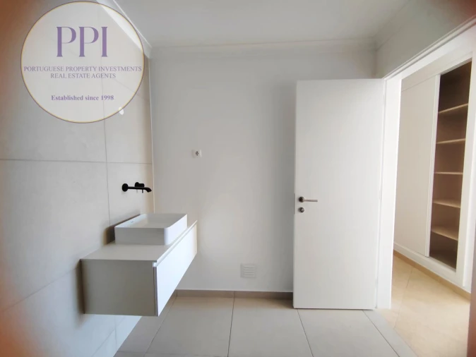 Moradia T4 para Venda em Budens Foto 28