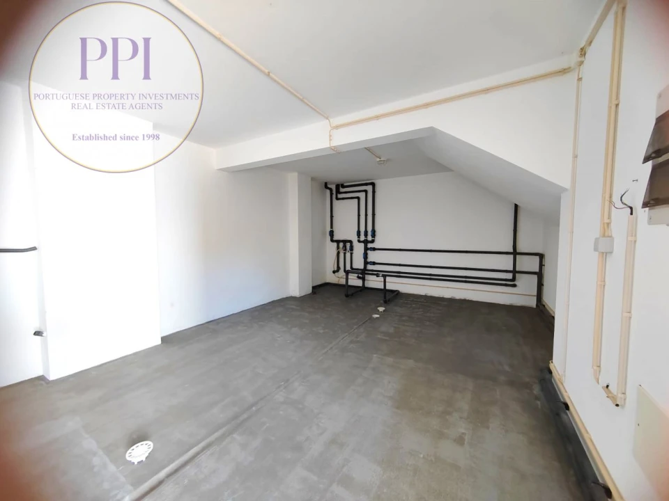 Moradia T4 para Venda em Budens Foto 30