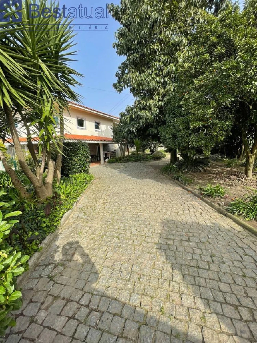 Moradia T4 para Venda em Antas e Abade de Vermoim Foto 3