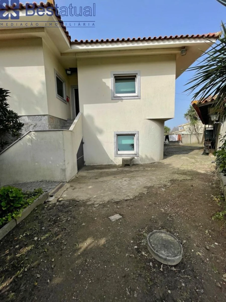 Moradia T4 para Venda em Antas e Abade de Vermoim Foto 10