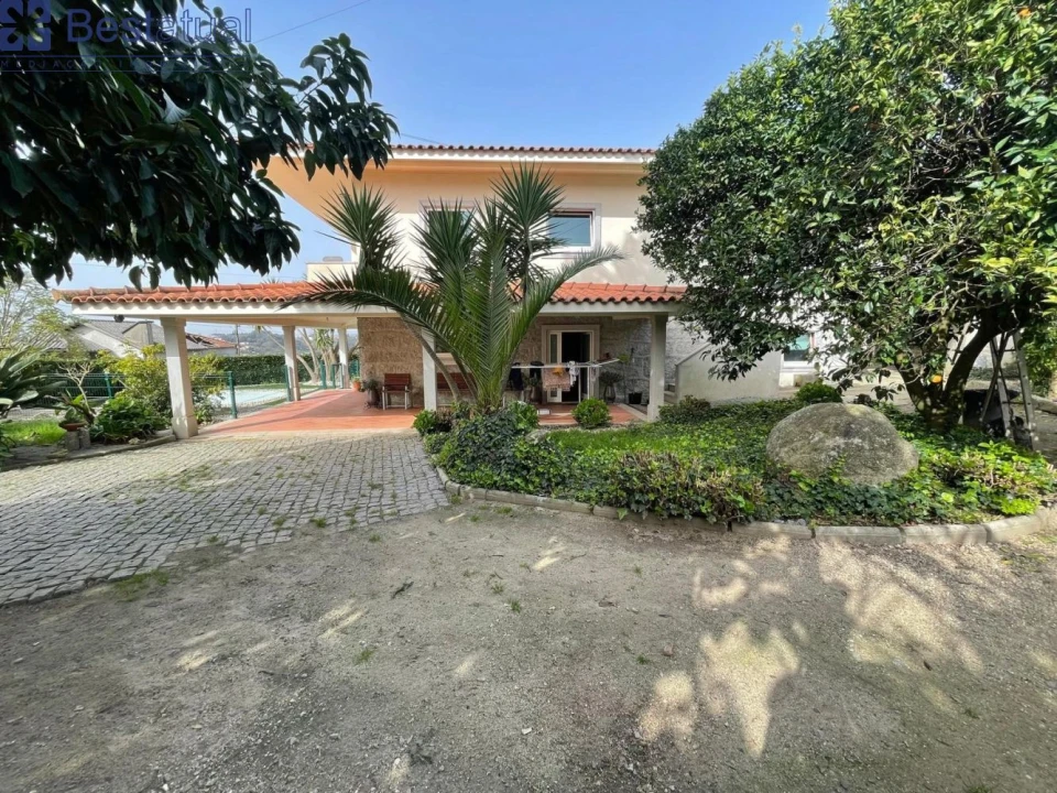 Moradia T4 para Venda em Antas e Abade de Vermoim Foto 2