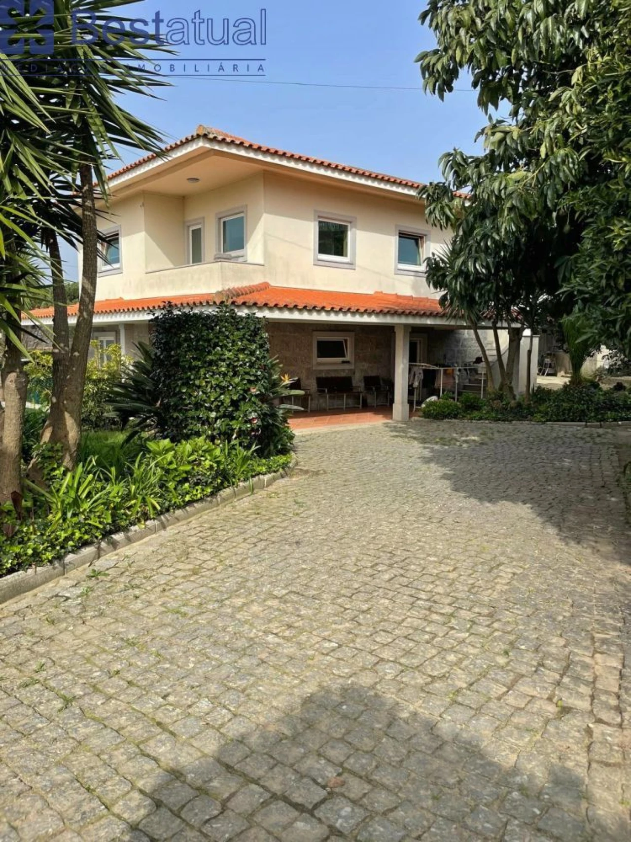 Moradia T4 para Venda em Antas e Abade de Vermoim Foto 1