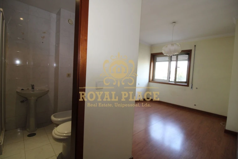Apartamento T2 para Venda em Paços de Brandão Foto 18