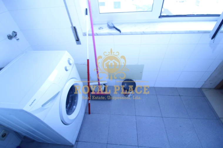 Apartamento T2 para Venda em Paços de Brandão Foto 4