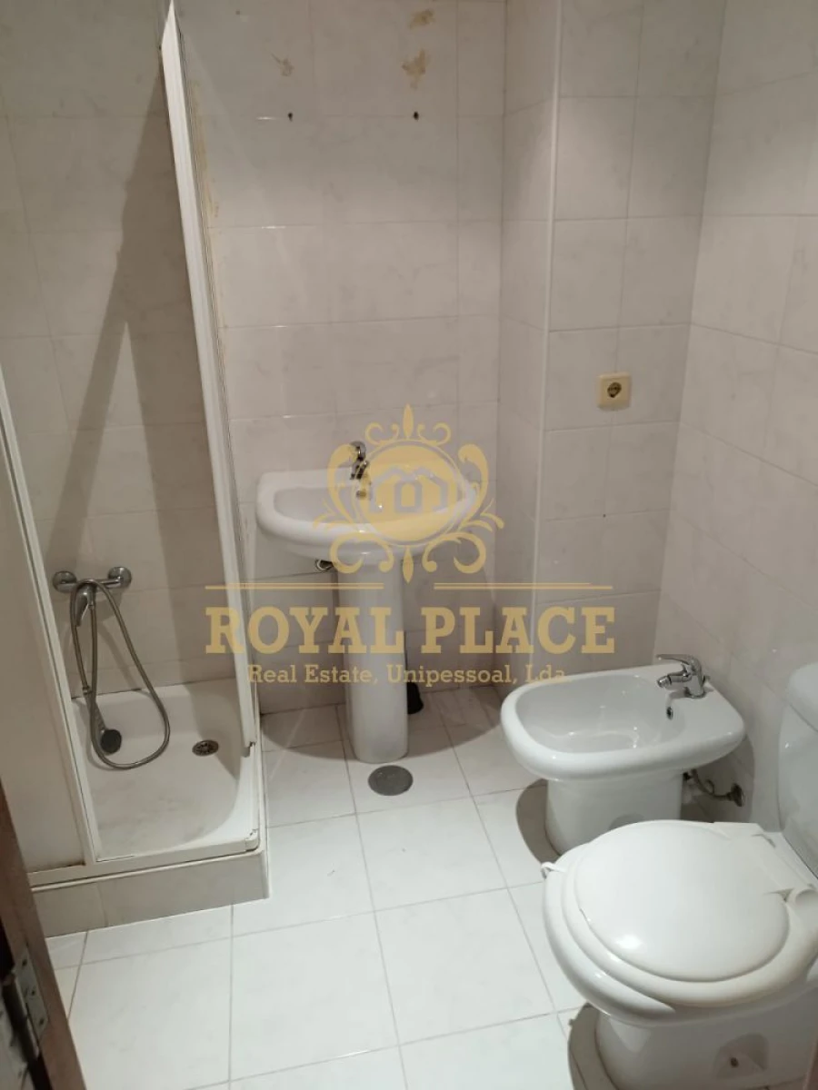 Apartamento T2 para Venda em Paços de Brandão Foto 11