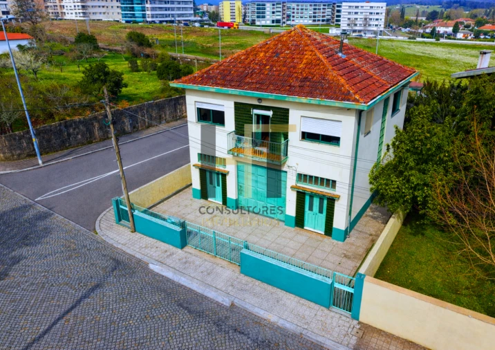 Moradia T4 para Venda em Castêlo da Maia Foto 11