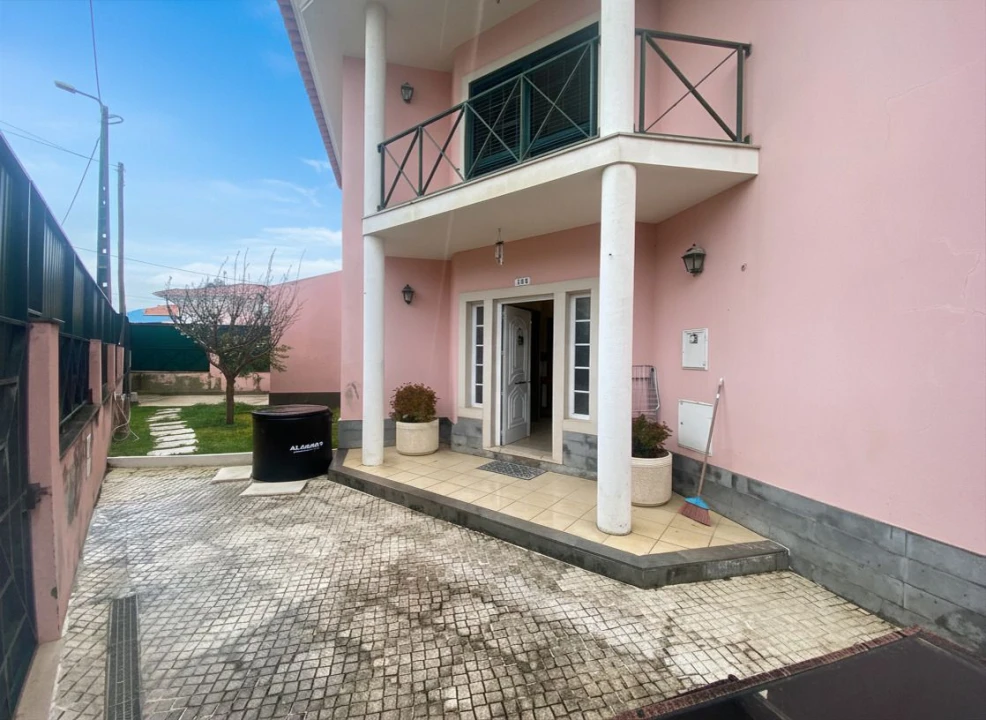 Moradia T4 para Venda em Alcabideche Foto 5