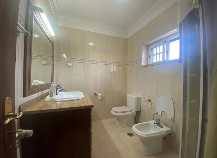 Moradia T4 para Venda em Alcabideche Foto 11