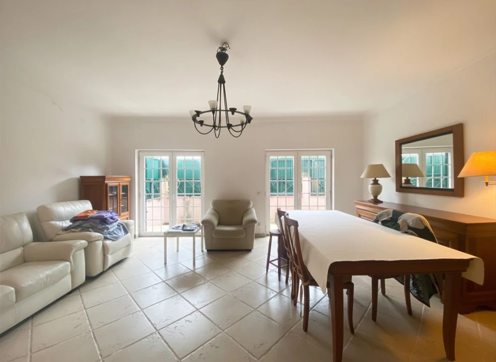 Moradia T4 para Venda em Alcabideche Foto 15