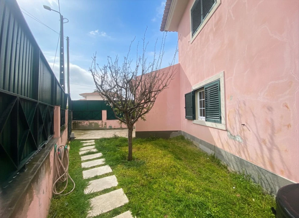 Moradia T4 para Venda em Alcabideche Foto 16