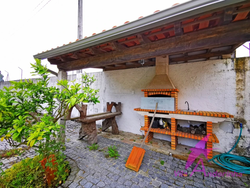 Moradia T2 para Venda em Chafe Foto 8