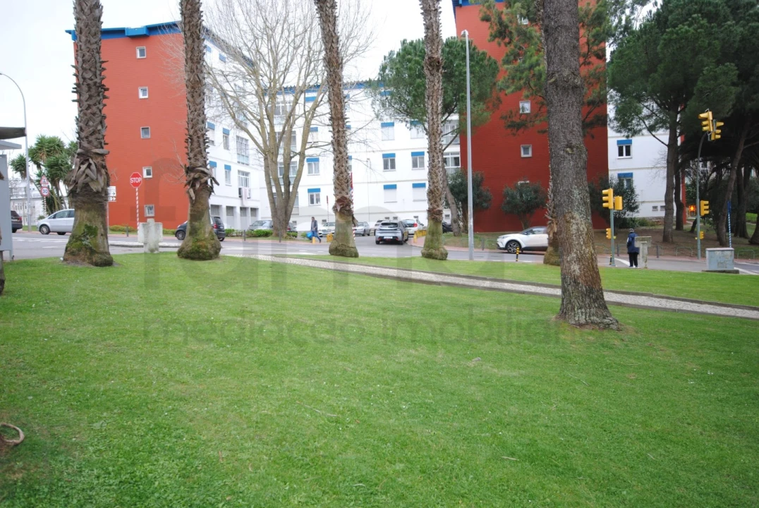 Apartamento T2 para Venda em Oeiras e São Julião da Barra, Paço de Arcos e Caxias Foto 1