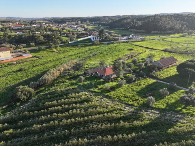 Moradia T2 para Venda em São Sebastião Foto 3