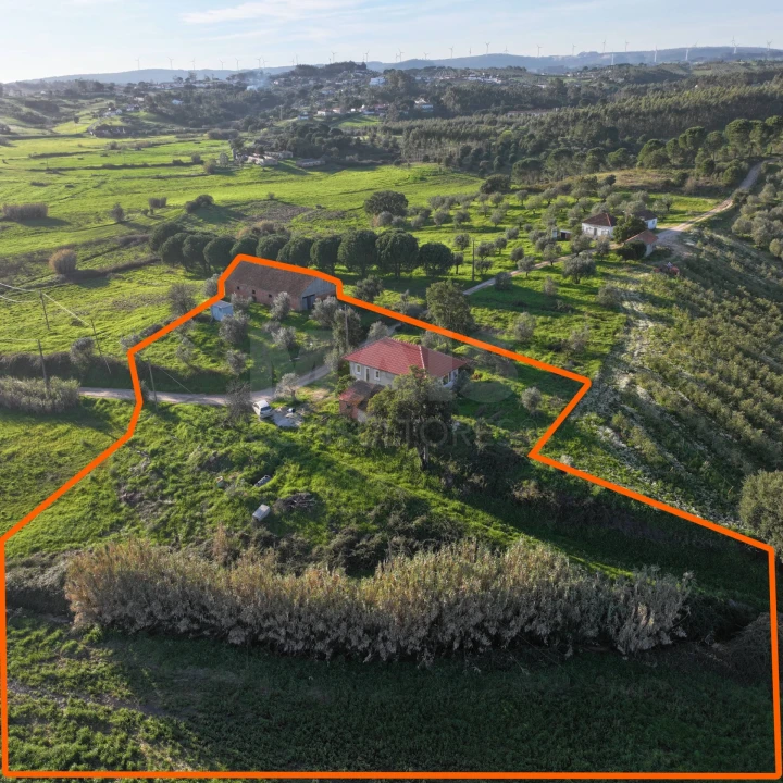 Moradia T2 para Venda em São Sebastião Foto 2