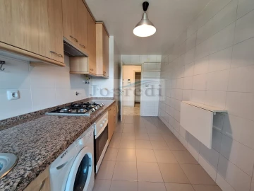 Apartamento T2 para Arrendamento em Campolide