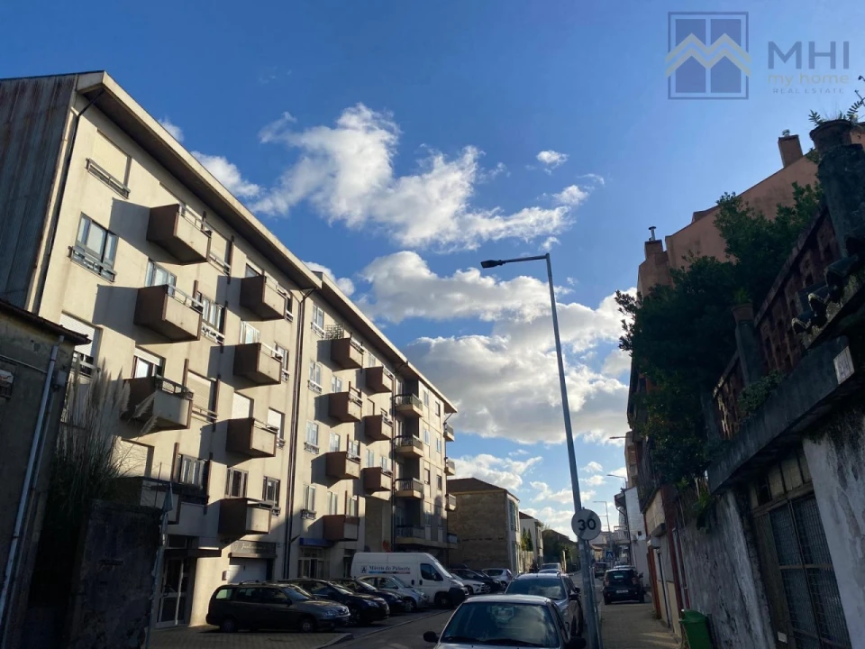 Prédio para Venda em Santa Marinha e São Pedro da Afurada Foto 5